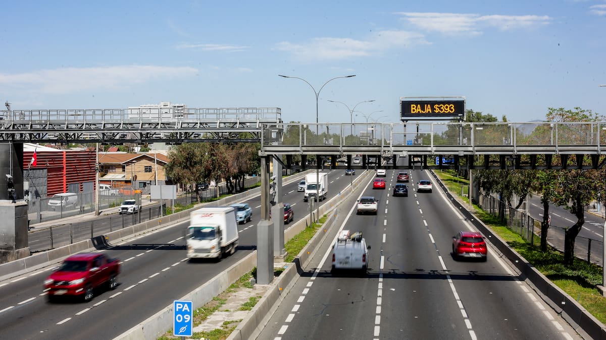 Fiscalía allana oficinas de Autopista Central: incauta contratos y correos por fraude con multas del TAG