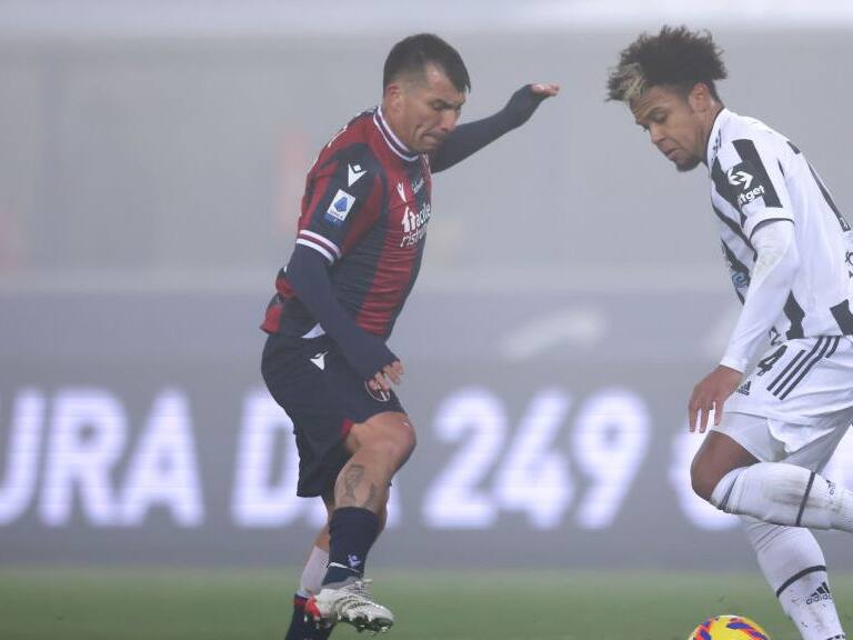 Gary Medel fue titular y jugó todo el partido en la derrota del Bologna ante la Juventus por la Serie A