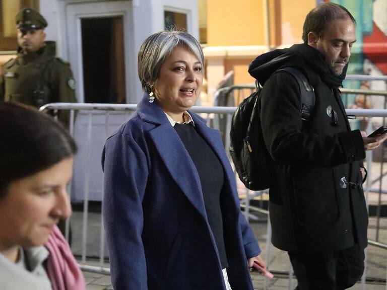 Jeannette Jara tras visitar al Presidente Boric: “Recibí fuerza, apoyo y templanza para lo que viene”