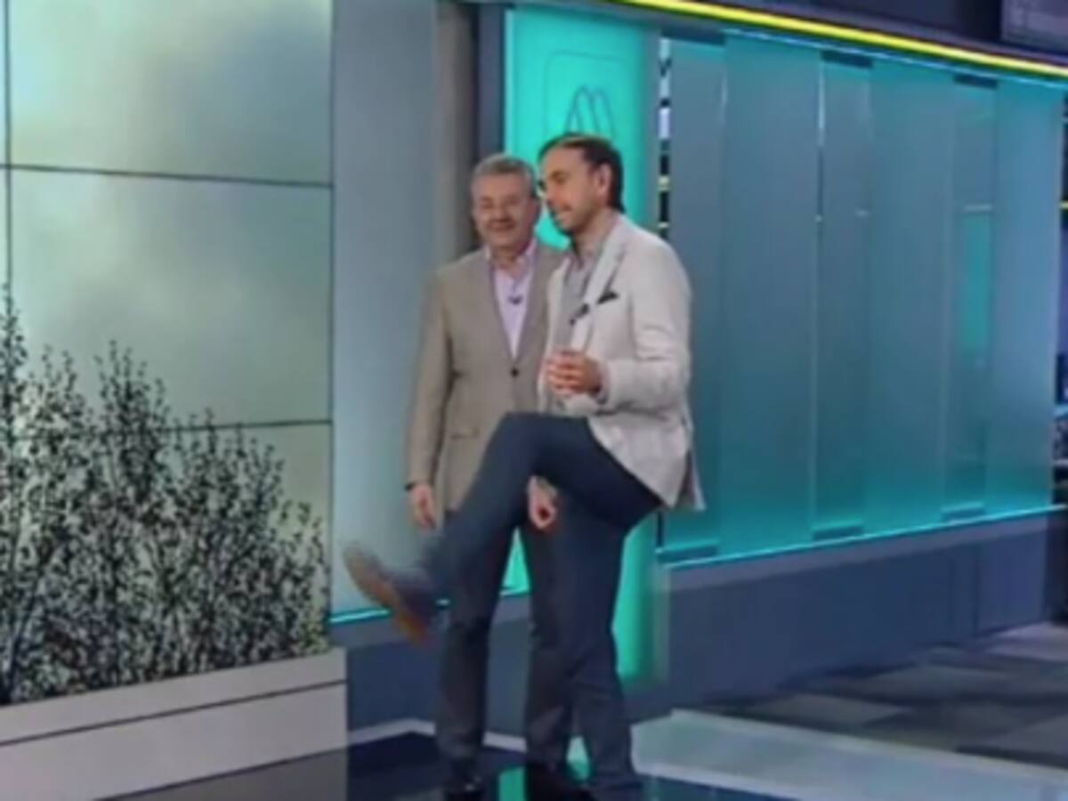 «¡Eso me encantó!»: Rodrigo Sepúlveda protagonizó divertido momento rockero en las noticias