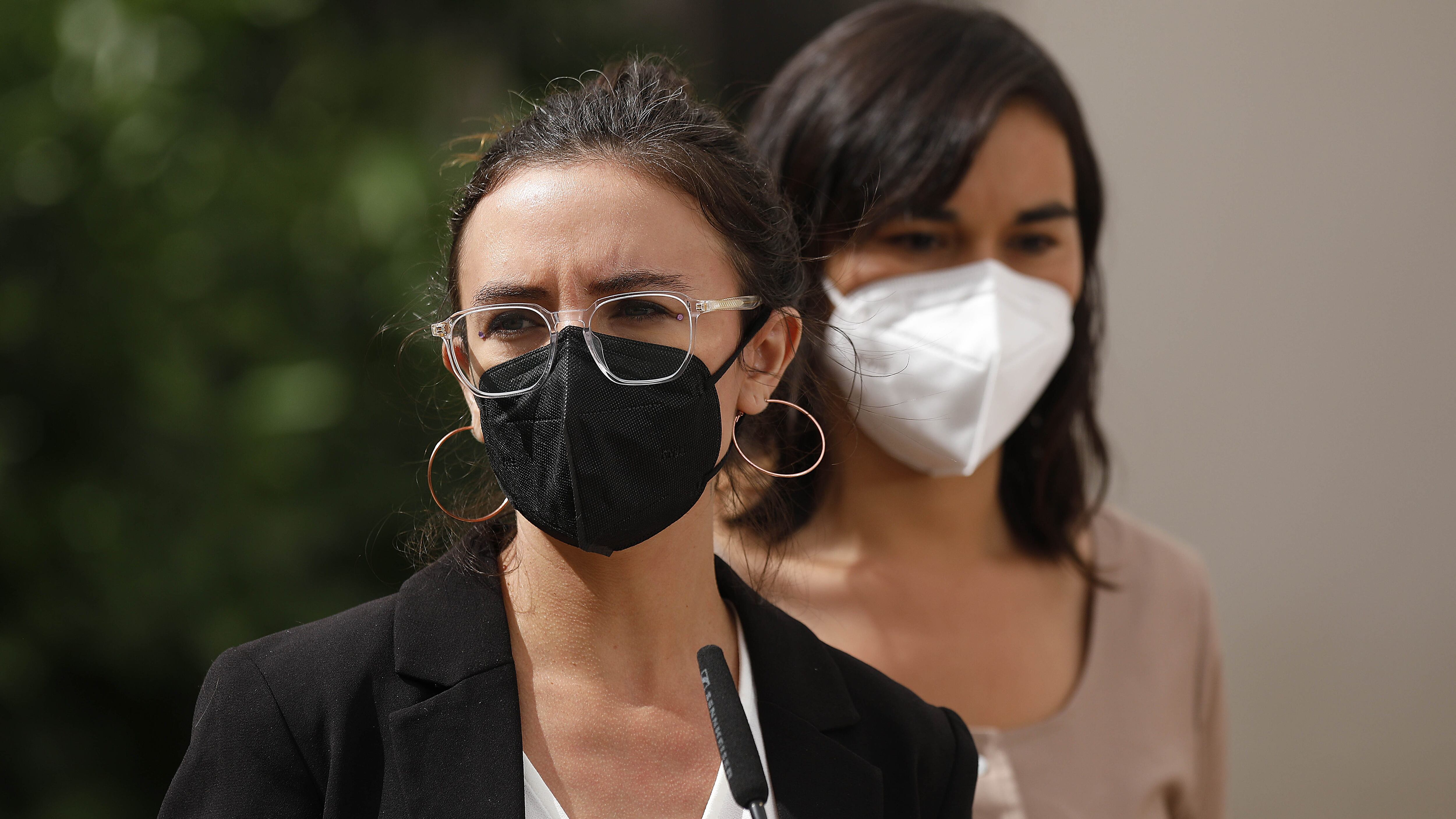 14 de Marzo de 2022/SANTIAGOLa Ministra Vocera de Gobierno,Camila Vallejo junto a la Ministra del Interior, Izkia Siches, realizaron un punto de prensa al termino del primer comité político en el Palacio de La Moneda.
FOTO:CRISTOBAL ESCOBAR/AGENCIAUNO
