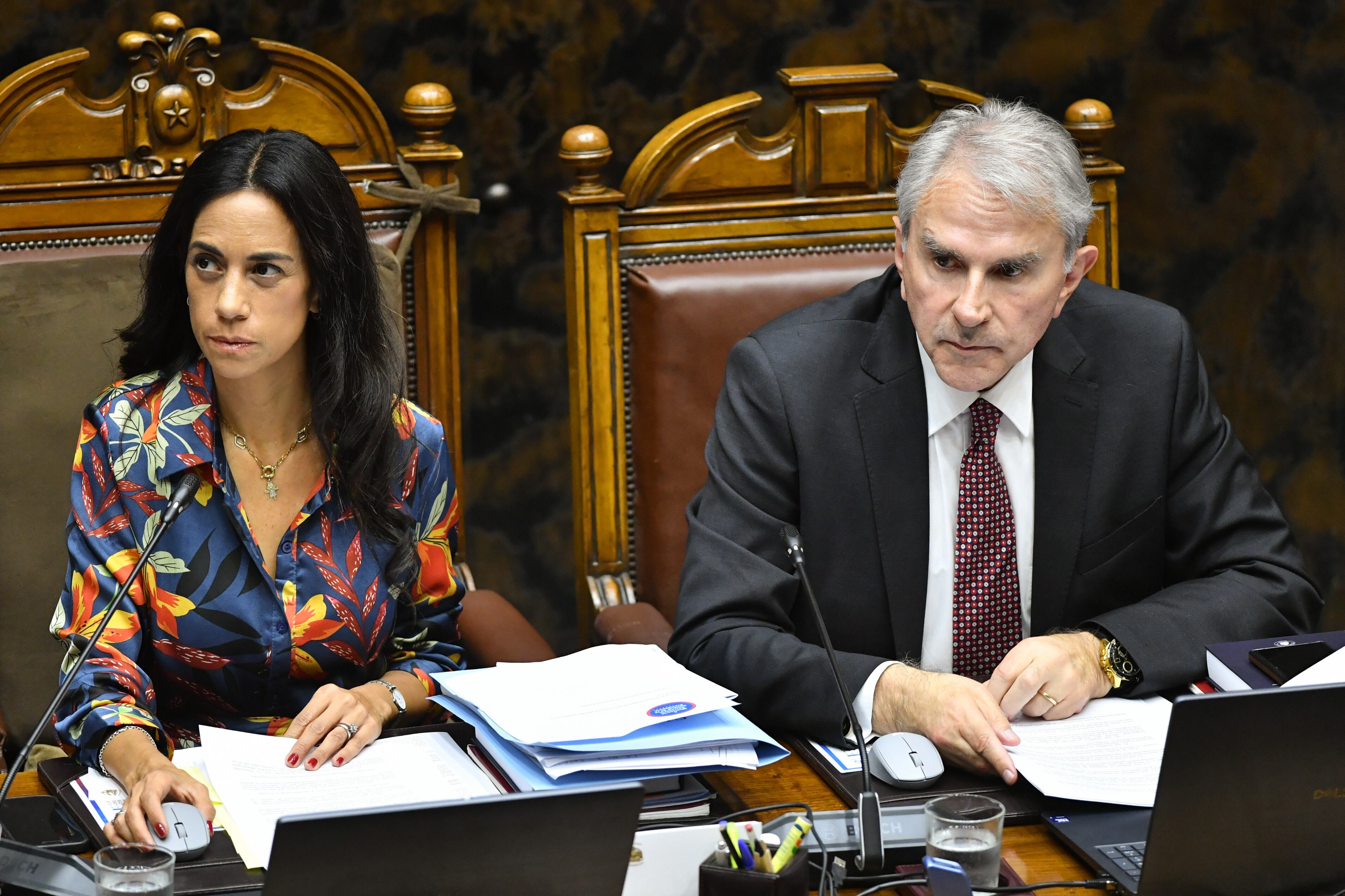 La presidenta del senado Paulina Nuñez y el vicepresidente Ivan Moreira