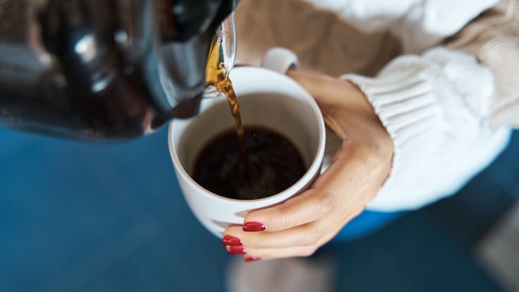 ¿Tu café de las mañanas podría estar afectando tu salud? La ciencia explica cómo prepararlo saludablemente