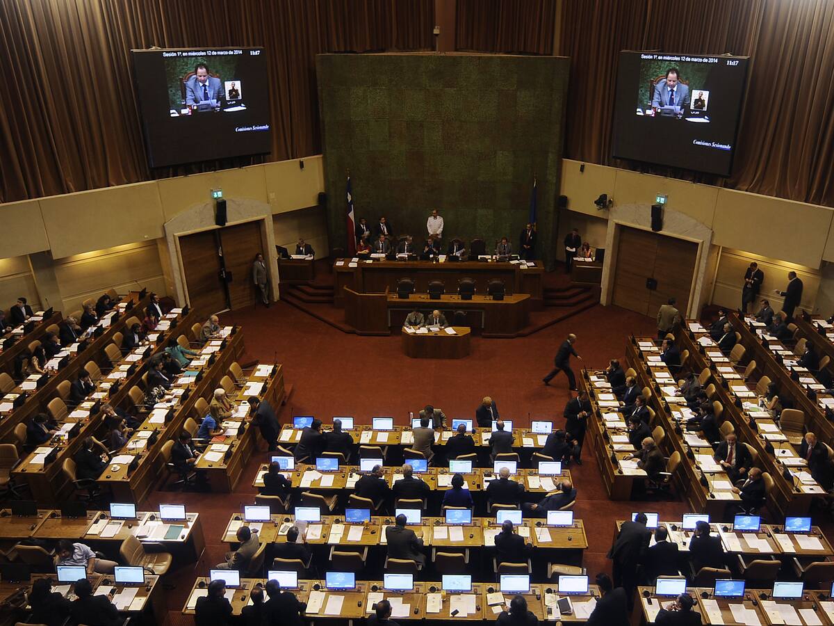 Politólogo destaca la importancia de una reforma al sistema político para “incentivar la conexión entre partidos políticos y ciudadanía”
