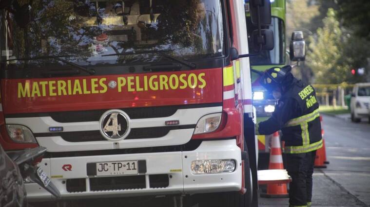 30 de Marzo de 2021/SANTIAGOSegún Bomberos se trataría de un posible suicidio con Cianuro, en una persona mayor de 60 años, en un departamento ubicado en Av. Holanda 337, Providencia
FOTO: MAURICIO MENDEZ/AGENCIAUNO