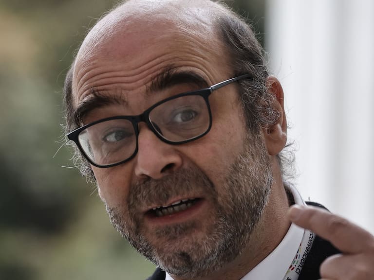 Atria: «La tercera o cuarta vía son posibilidades, especulaciones, pero lo indiscutible es que se va a aprobar o rechazar la nueva Constitución»