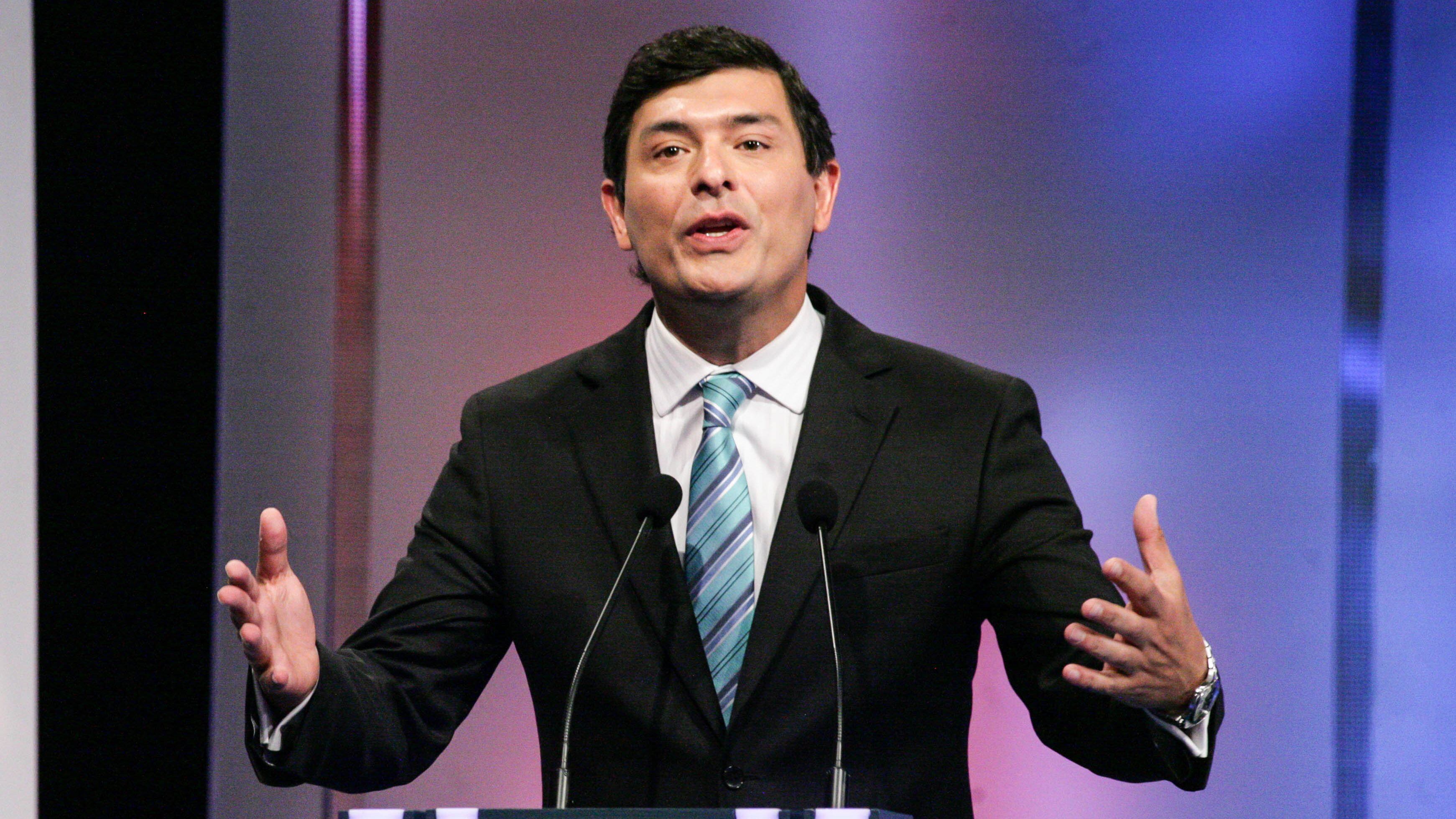 Independent candidate Franco Parisi takes part in the presidential debate organized by the journalist association ANATEL in Santiago de Chile. Chilean elections will be held on 17 November 2013. Photo: David Von Blohn/NurPhoto (Photo by NurPhoto/Corbis via Getty Images)