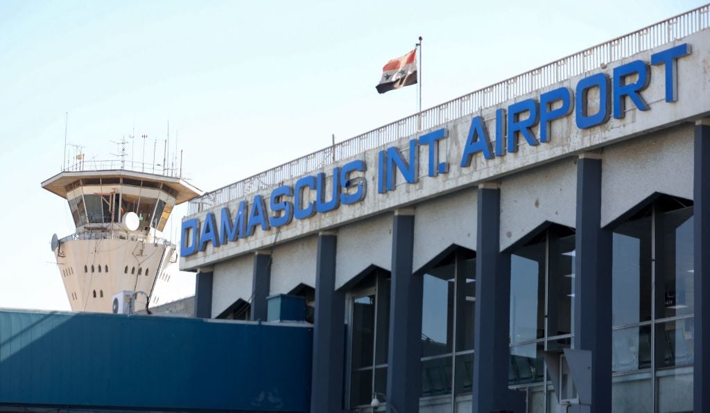 Imagen del cartel del aeropuerto internacional de Damasco en Siria
