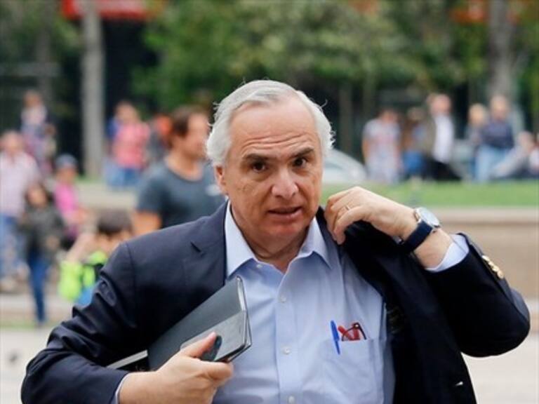 Chadwick: «El Presidente tiene mi renuncia en su escritorio como corresponde a cualquier ministro»