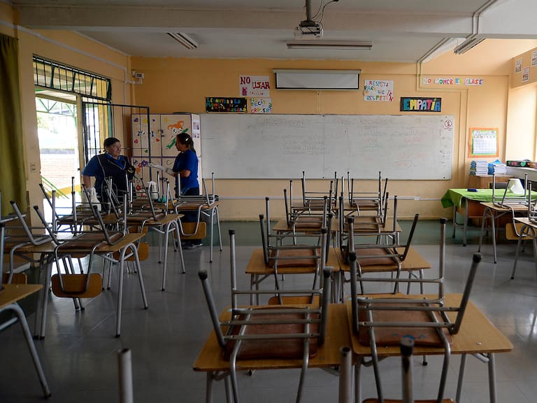 Suspensión de clases por lluvias: discuten alternativa que podría evitar perder días de aprendizaje