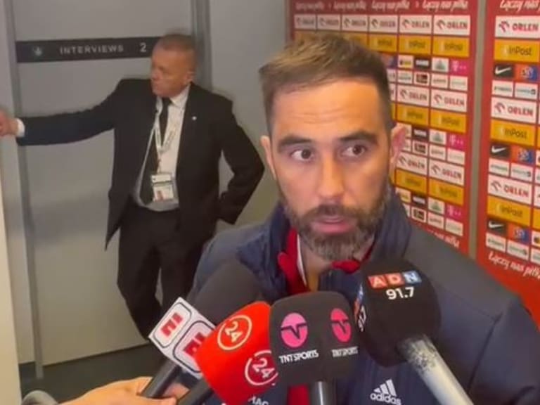 Claudio Bravo: "Jugando de esta manera podemos volver a meter a Chile en un Mundial"