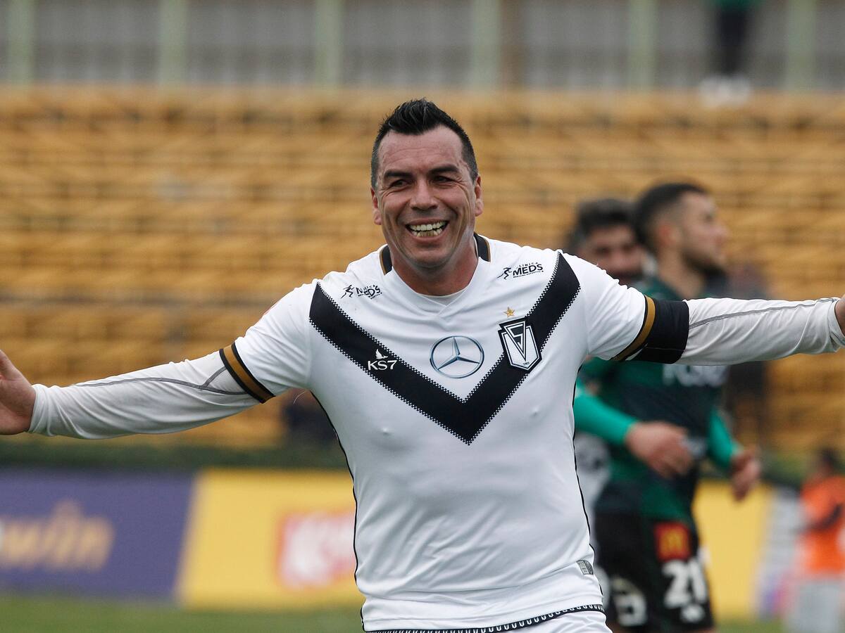 Con 44 años: Esteban Paredes anota por Santiago Morning en su regreso al profesionalismo