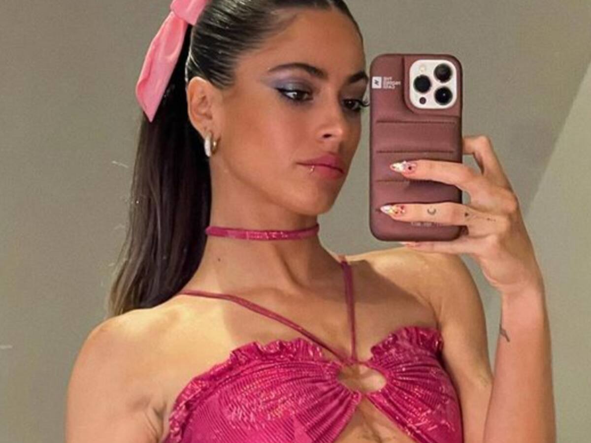Se avivaron los rumores de romance: Tini Stoessel comparte sugerente foto abrazada con famosa cantante puertorriqueña