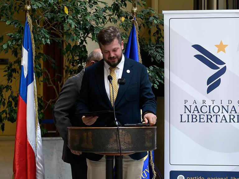 Tras reunir 22 mil firmas: Partido Nacional Libertario, liderado por Johannes Kaiser, se inscribe oficialmente ante el Servel