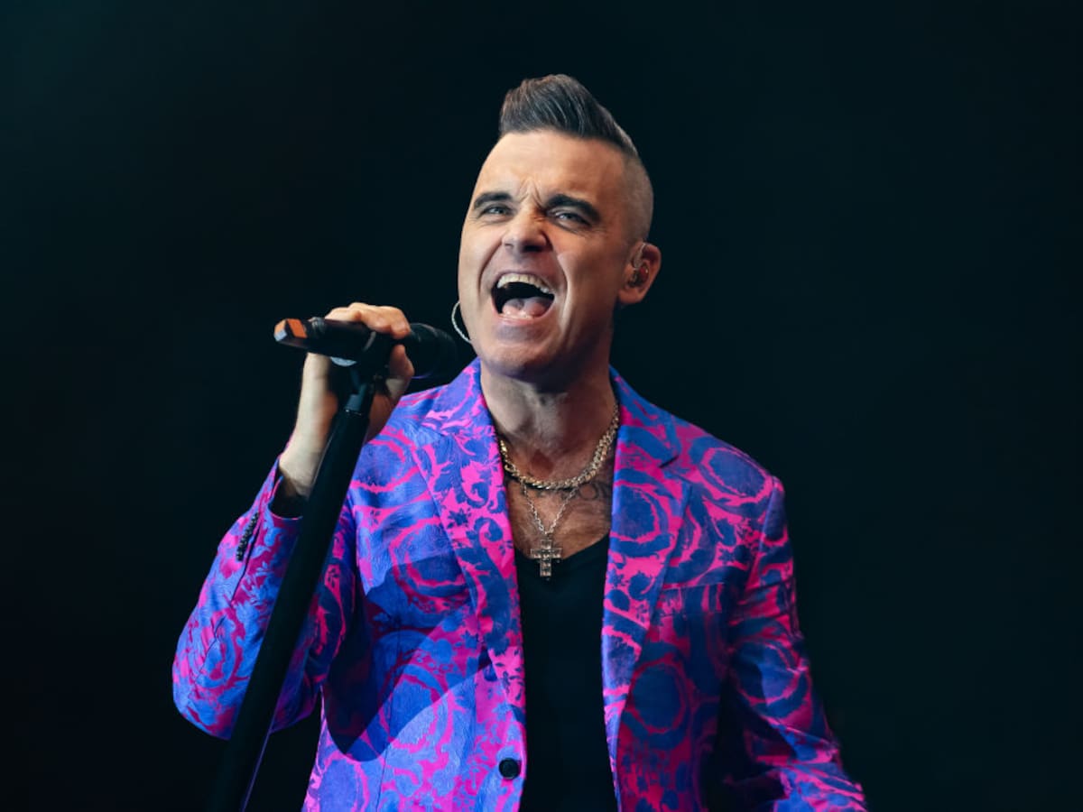 Robbie Williams habló de sus días con síntomas de Covid-19: «Me arrodillé y recé»