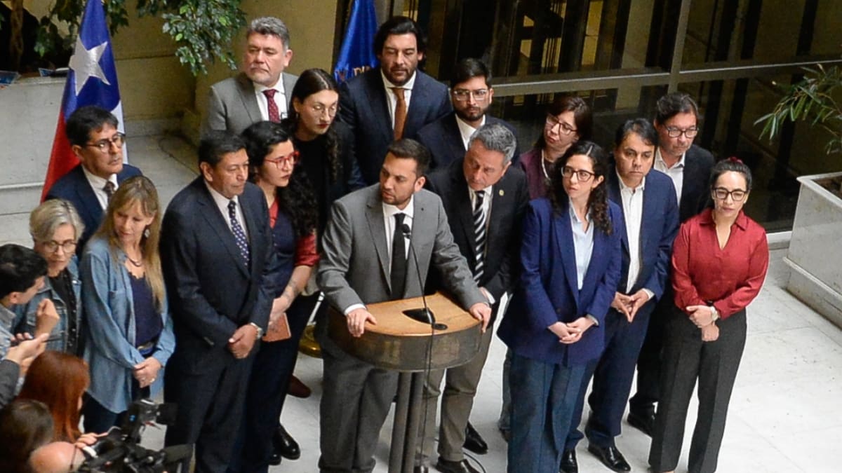 Oposición da ultimátum de 48 horas al Gobierno de Kast: piden salida de Rabat por polémicas rebajas de condena