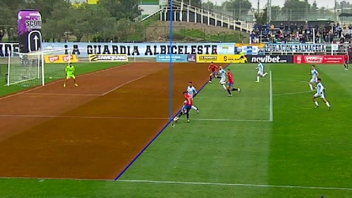 "¿Cómo la voy a ir a ver, si ellos tiran las líneas?": el audio del VAR en polémico gol anulado de Unión Española ante Magallanes