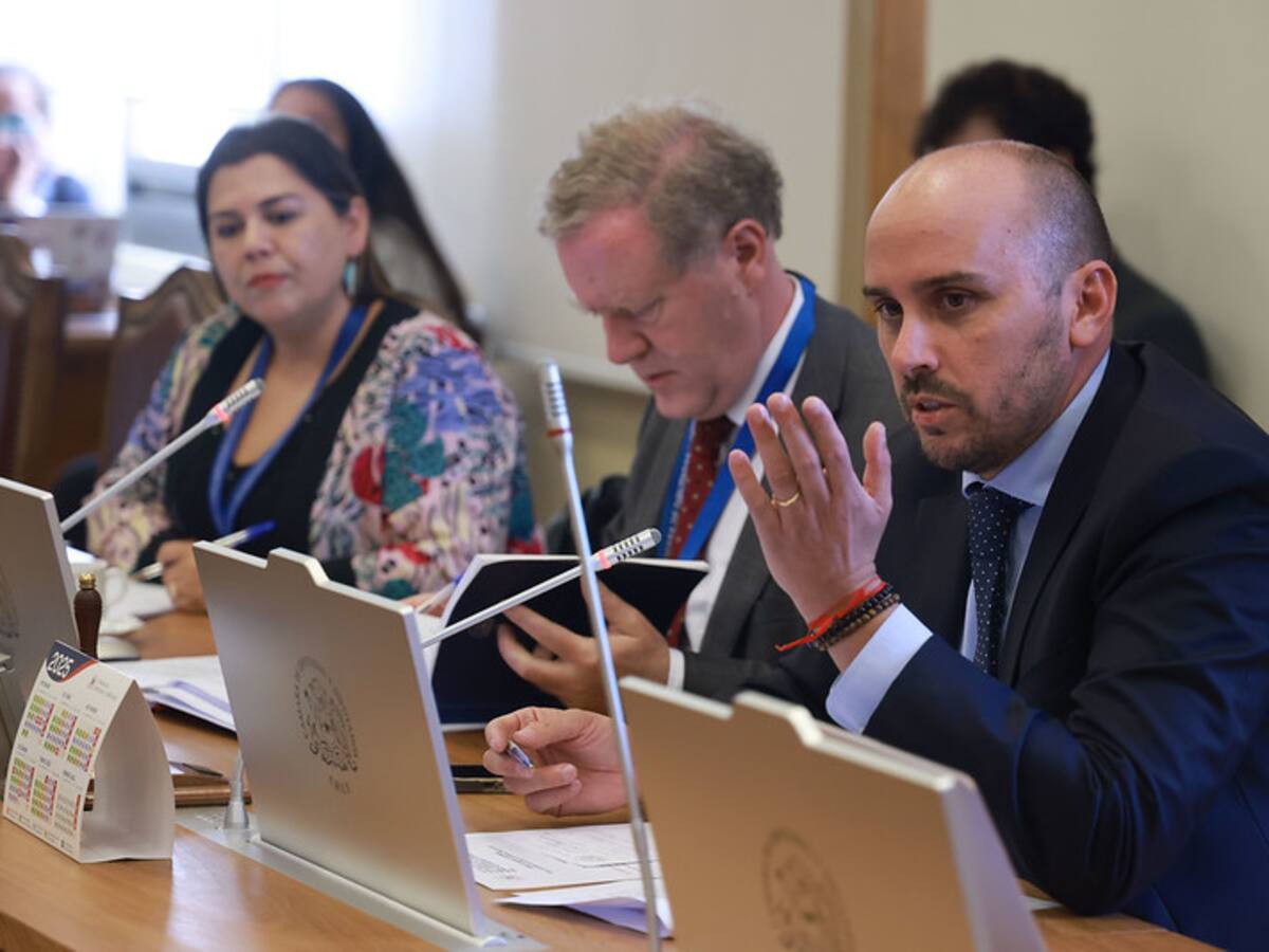 Comisión investigadora por compra fallida de casa de Allende acusa “pérdida de tiempo irrecuperable” tras inasistencia de funcionarios clave