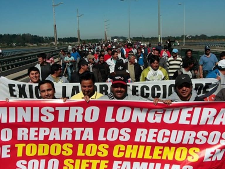 Comisión de Constitución de la Cámara aprobó proyecto que busca anular la Ley de Pesca de Longueira