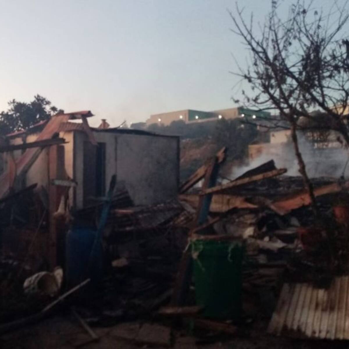 Cuarto ataque incendiario del año en La Araucanía: desconocidos queman casa de general (r) de Carabineros