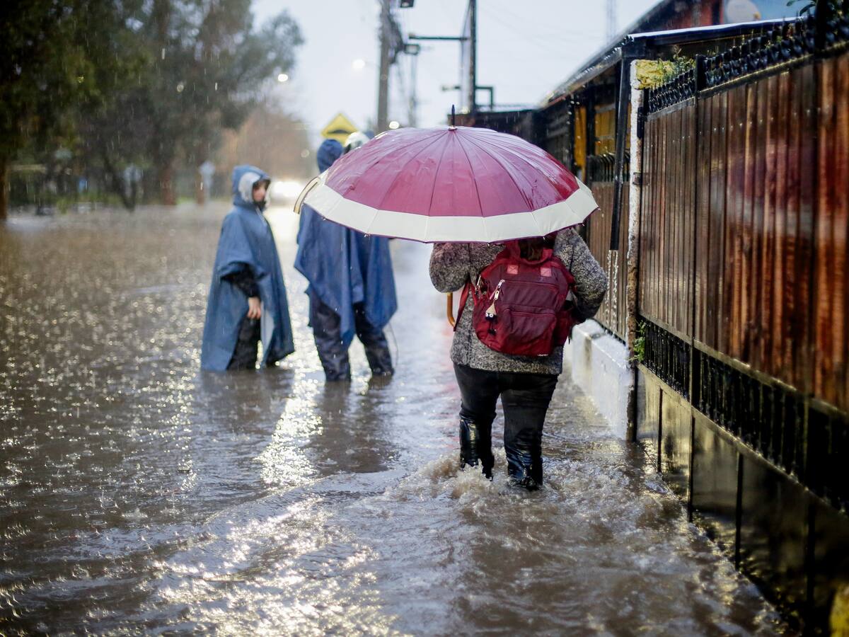 Sistema frontal en Chile deja más de 6 mil damnificados y dos fallecidos: estas son las regiones