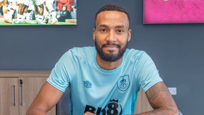 El chileno Lawrence Vigouroux es oficialmente nuevo arquero del Burnley