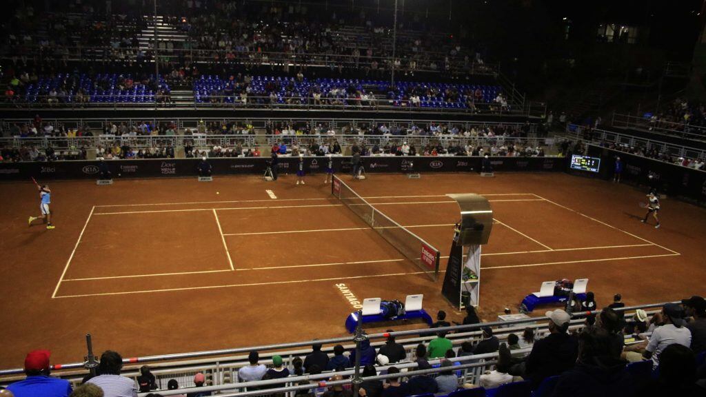 25 de Febrero 2020/ SANTIAGOAlejandro Tabilo (CH) y Pablo Lorenzi (IT), durante el partido de la ronda 32 valido por la ATP 250 Santiago, realizado en las canchas de tenis del Club Universidad Católica en San Carlos de Apoquindo, ubicada en la Comuna de Las Condes
FOTO:MAURICIO MENDEZ/AGENCIAUNO