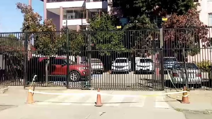 Emergencia en Puente Alto: portón de colegio cae sobre estudiantes y deja 4 heridos