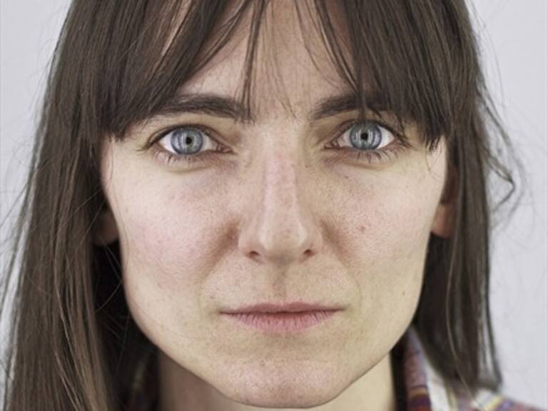 Fotógrafa busca rescatar la belleza natural de los rostros femeninos