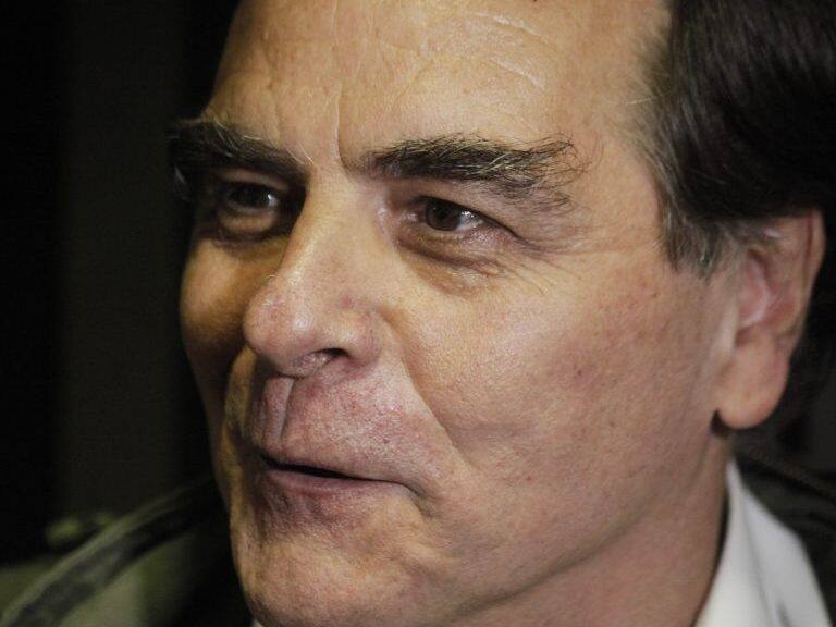 28 de Octubre 2014/ SANTIAGO
El sacerdote Felipe Berríos conversa con la prensa tras asistir al lanzamiento del Informe Anual de Derechos Humanos 2014 que se realiza en Facultad de Derecho de la Universidad Diego Portales.
FOTO: DAVID VON BLOHN/ AGENCIAUNO