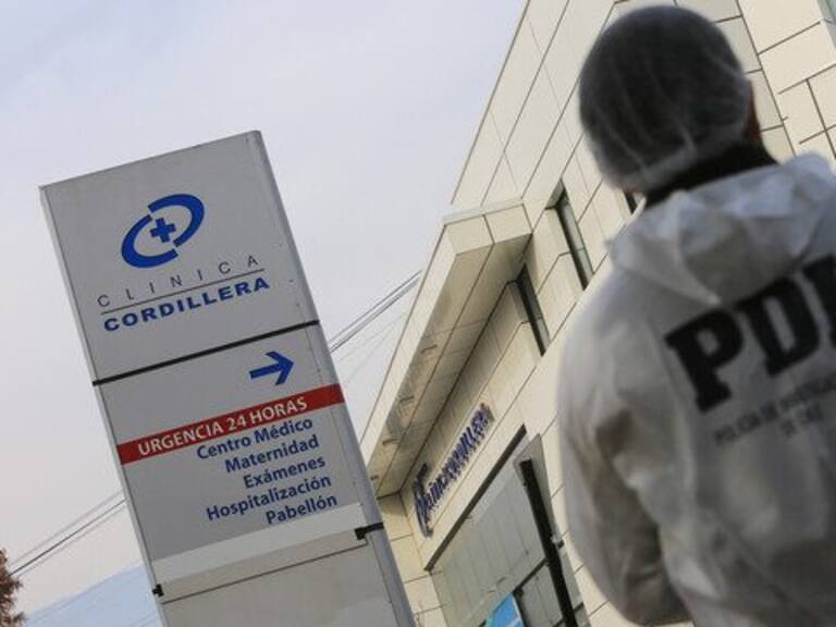 Fue internada en su lugar de trabajo: Enfermera apuñalada en Las Condes está fuera de riesgo vital