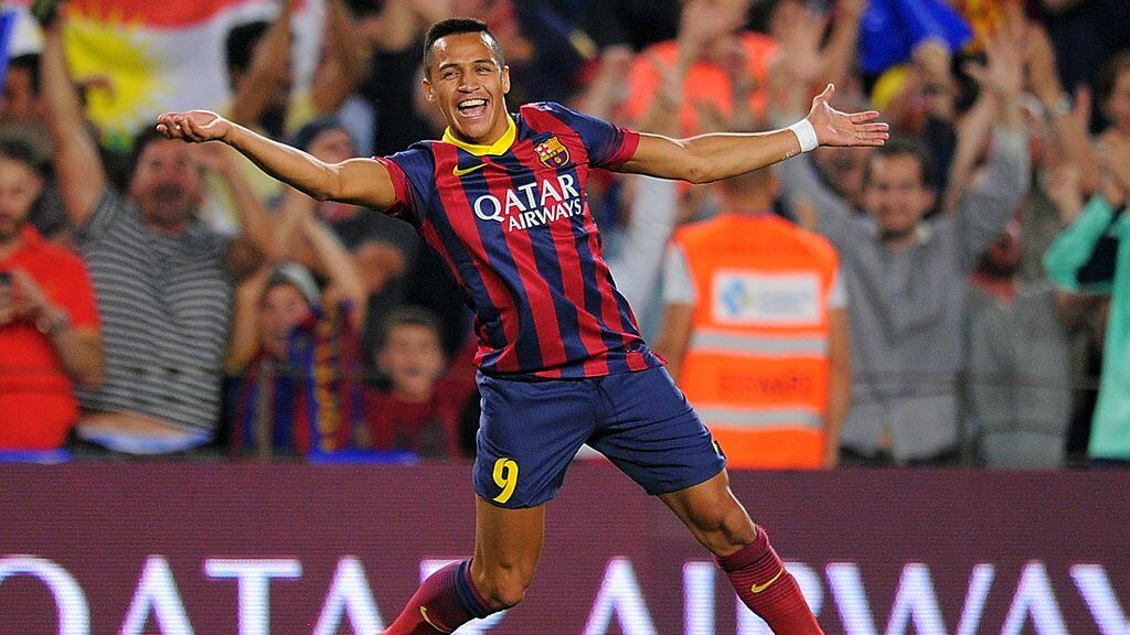 BARCELONA, SPAIN - OCTOBER 26:  Alexis Sanchez of FC Barcelona celebrates after scoring his team's 2nd goal during the La Liga match between FC Barcelona and Real Madrid CF at Camp Nou stadium on October 26, 2013 in Barcelona, Spain.  (Photo by Denis Doyle/Getty Images)
