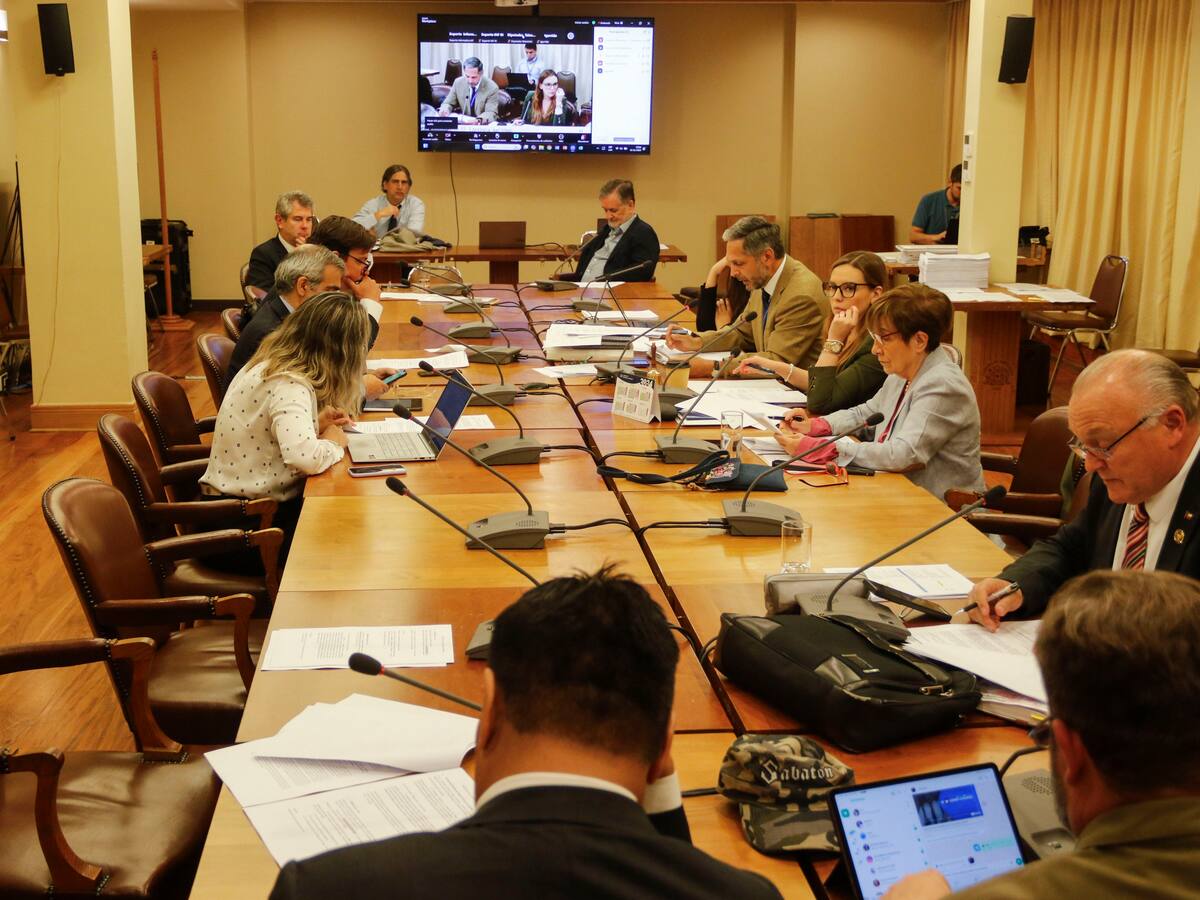 Tensión en el Congreso: ¿Por qué la sesión para revisar mal uso de licencias médicas en las Fuerzas Armadas terminó siendo secreta?