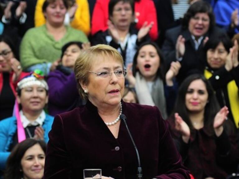 Bachelet promulgó la ley de aborto en tres causales