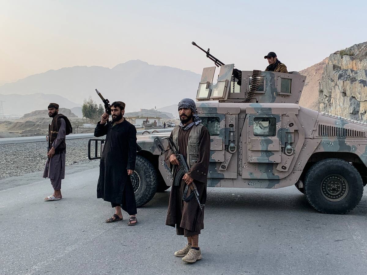 Pakistán bombardea Kabul y declara “guerra abierta” a Afganistán en la mayor escalada desde el retorno talibán