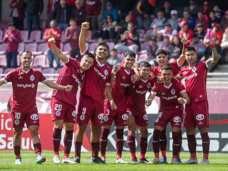 Tienen la primerísima opción: ¿Cuántos puntos le faltan a Deportes La Serena para concretar su regreso a Primera División? | Agencia Uno