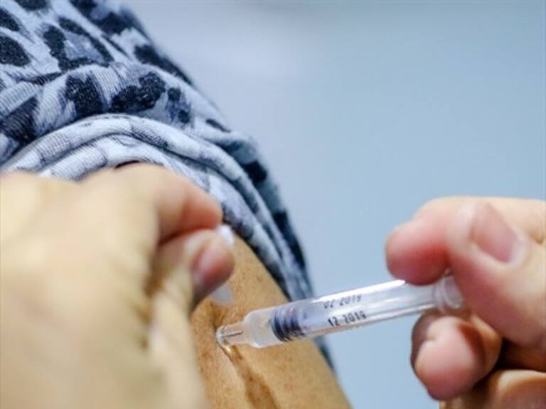 Minsal está redistribuyendo vacunas contra la influenza en regiones del país