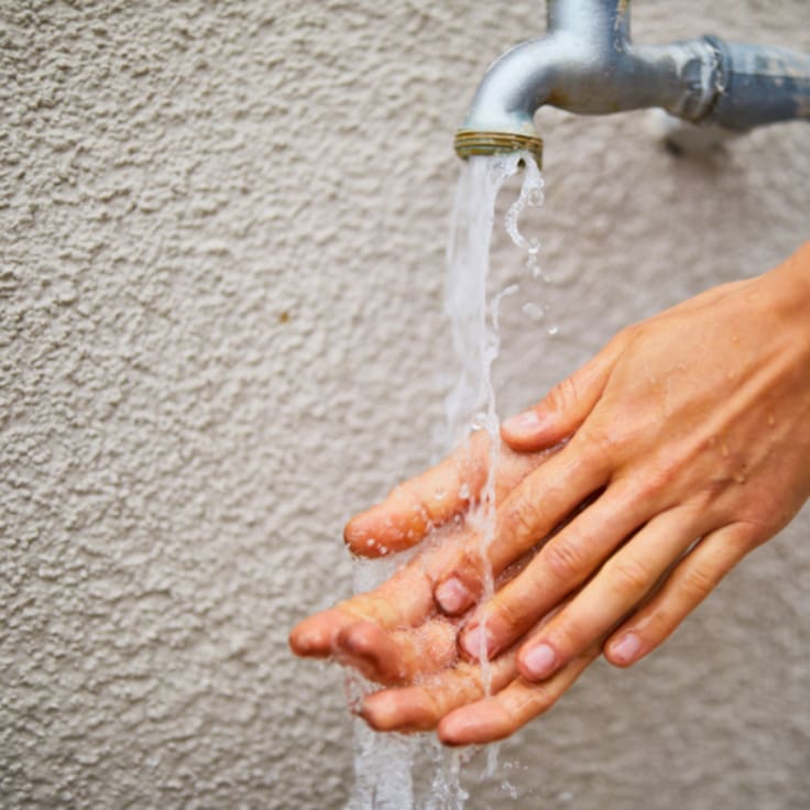 Por hasta 8 horas: Aguas Andinas anuncia cortes de agua en Santiago para este miércoles 22 de abril en 2 comunas