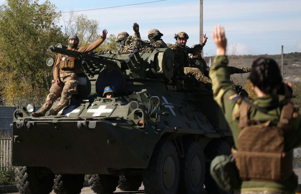 Militares de Ucrania celebran el avance en la región de Donetsk
