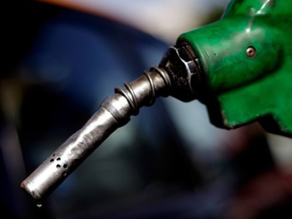 Precios de todos los combustibles bajarán a partir de este jueves