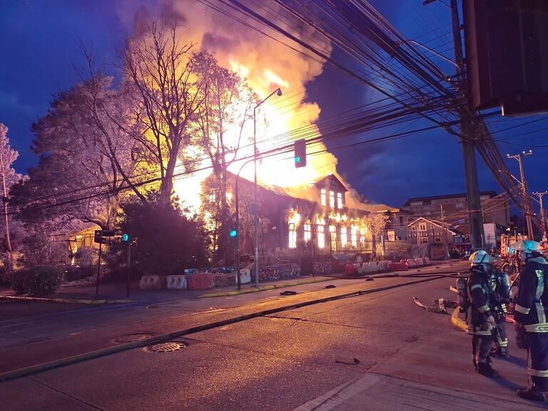 Incendio La Última Frontera en Valdivia - Leonardo Hernández - ADN Servicios Informativos - 13 de enero de 2024