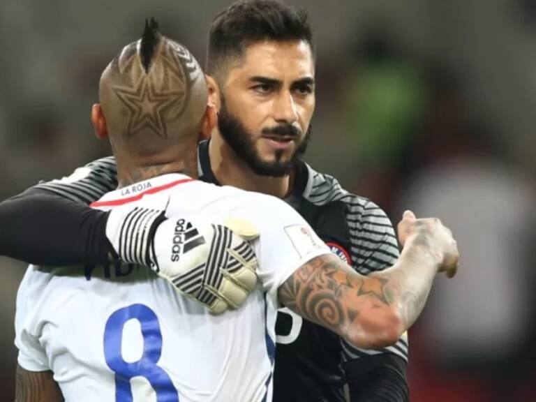 “Cuando nos dicen que no queríamos jugar o que nos iban a ganar”: Arturo Vidal responde a Johnny Herrera por la suspensión del Superclásico