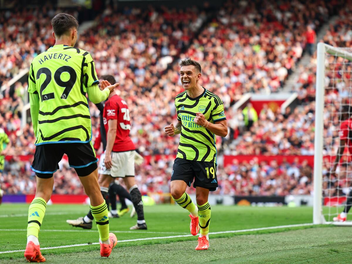 No se rinde: Arsenal retoma el liderato de la Premier League tras vencer al Manchester United