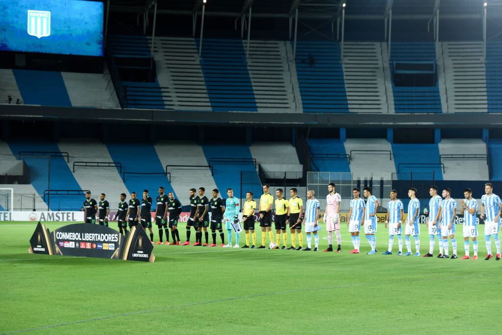 Racing-Alianza a estadio vacío por la pandemia
