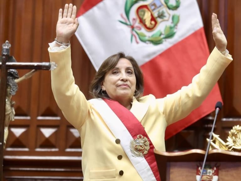 Fiscalía de Perú cita a declarar a presidenta Dina Boluarte por fallecidos en protestas