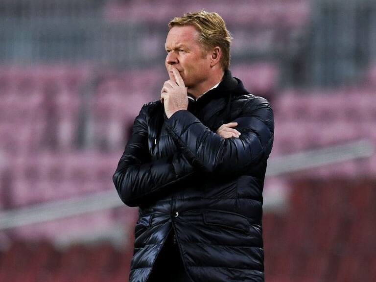 BARCELONA, SPAIN - DECEMBER 08: Head coach Ronald Koeman of FC Barcelona during the UEFA Champions League Group G stage match between FC Barcelona and Juventus at Camp Nou on December 08, 2020 in Barcelona, Spain. Sporting stadiums around Spain remain under strict restrictions due to the Coronavirus Pandemic as Government social distancing laws prohibit fans inside venues resulting in games being played behind closed doors. (Photo by David Ramos/Getty Images)