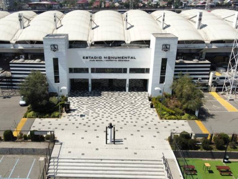 Colo Colo recibe ultimátum del Gobierno por cortejo fúnebre en el Monumental: "Se ha dado 24 horas para que respondan"