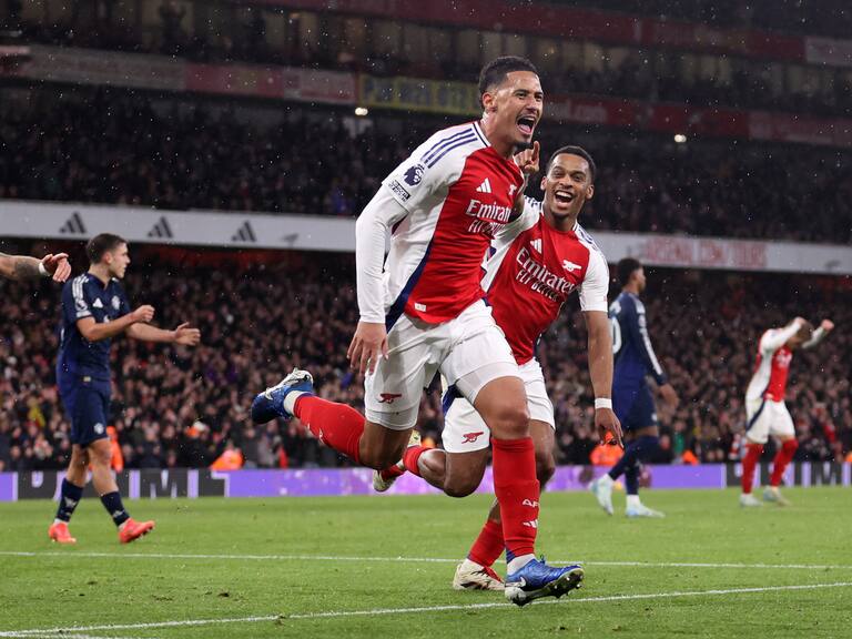 Arsenal superó al Manchester United y aprovechó el tropiezo del Liverpool para arcercarse a la cima de la Premier League | Getty Images