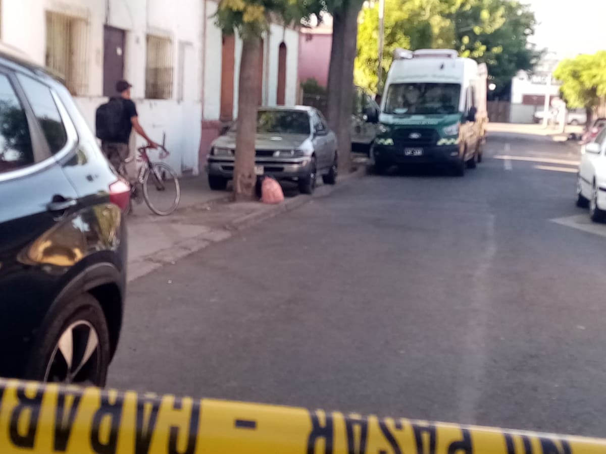 Detienen a sujeto por doble ataque en Quinta Normal: apuñaló a su pareja embarazada y luego baleó a un hombre