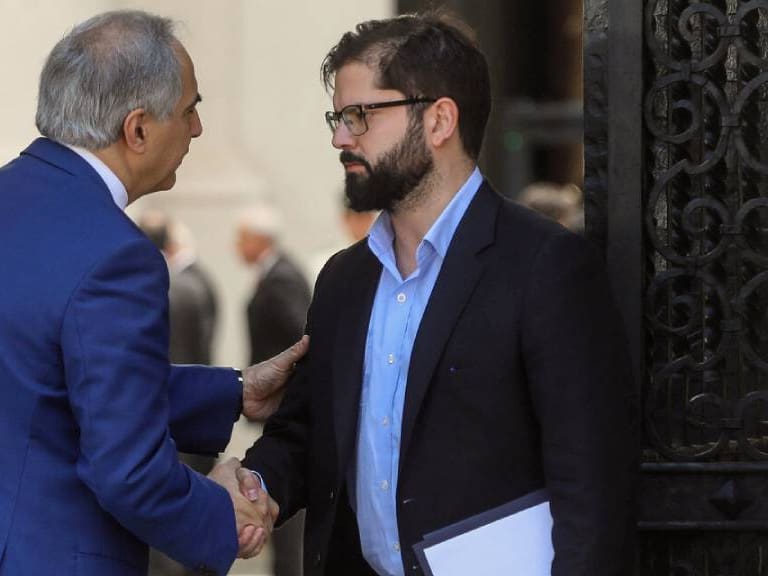 «Que lamentable»: Presidente Boric critica al senador Chahuán por proponer que la elección del domingo sea un plebiscito sobre el gobierno